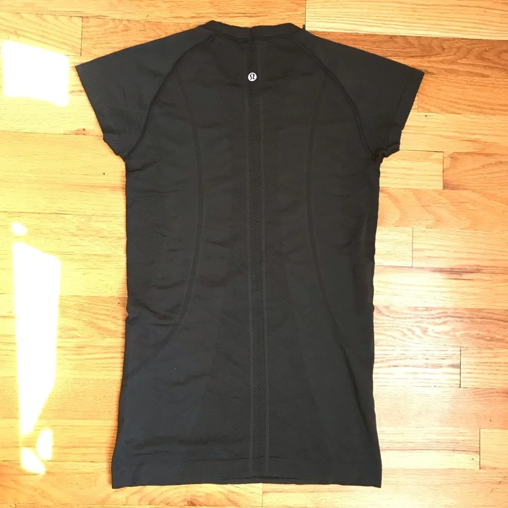 Lululemon Swiftly Tech Black Short Sleeve Shirt 6